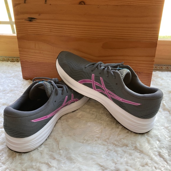 ASICS Patriot 12 Women’s Running Shoes - Size 9.5, Grey, Purple - Picture 3 of 14